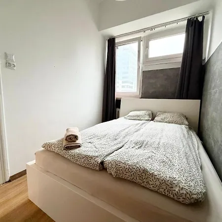 Flat Next To Rondo Onz * Varsó