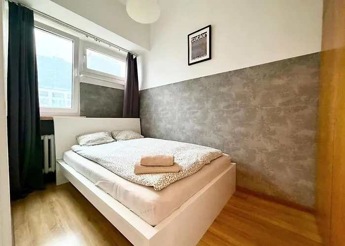 Flat Next To Rondo Onz