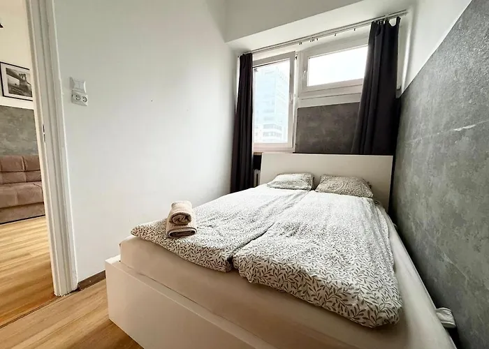 Flat Next To Rondo Onz * Warszawa